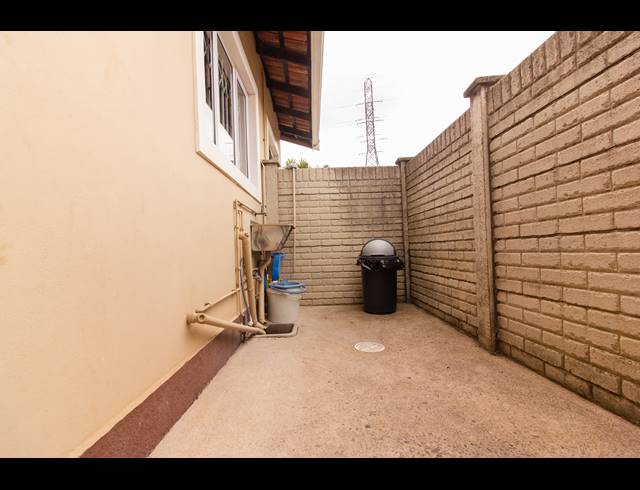 3 BEDROOM SIMPLEX FOR SALE IN MALVERN